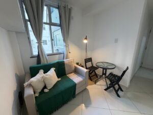 Quarto e Sala entre Copacabana, Ipanema e Metrô